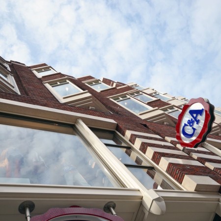 Gevel van Belgisch hardsteen en Cascogne door Van Stokkum Natuursteen